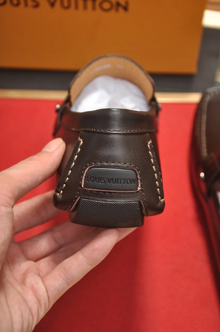 Men's men's shoes 💰420💶 [LV Doudou shoes] (water-dyed cowhide lining) new model is on the market, available on the official website. The new Doudou shoes are processed into single-color materials, and the uppers are made of imported cowhide material. The body of the shoe is fully hemmed with mark thread, and is lined with imported original cowhide leather. The elegant shoe shape is super suitable for all-matching, and the size is 38-44.